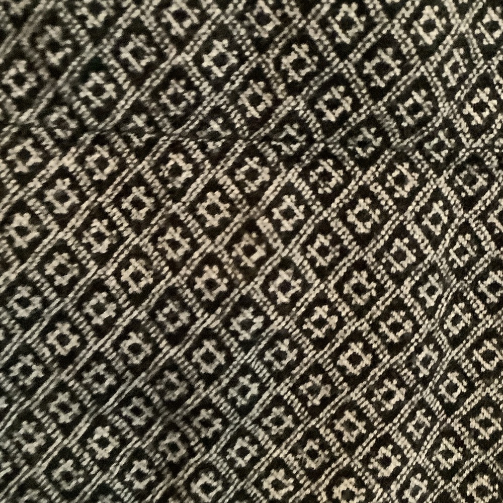 Old Navy Charcoal Button-Up Blouse - Picture 3 of 4